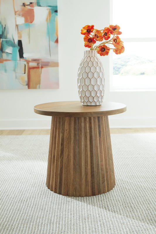 Ashley Express - Ceilby Accent Table